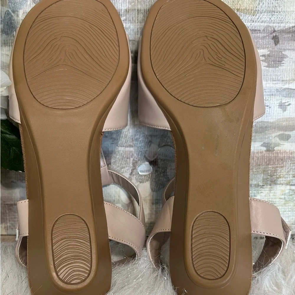 NEW Impo T-Strap Sandals with Silver Ring - Blush Tan. Size 11W